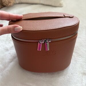 NEW Saie Vanity Case